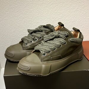 Valabasas. Brand new basically. Worn them one time. I prefer the orange ones lol